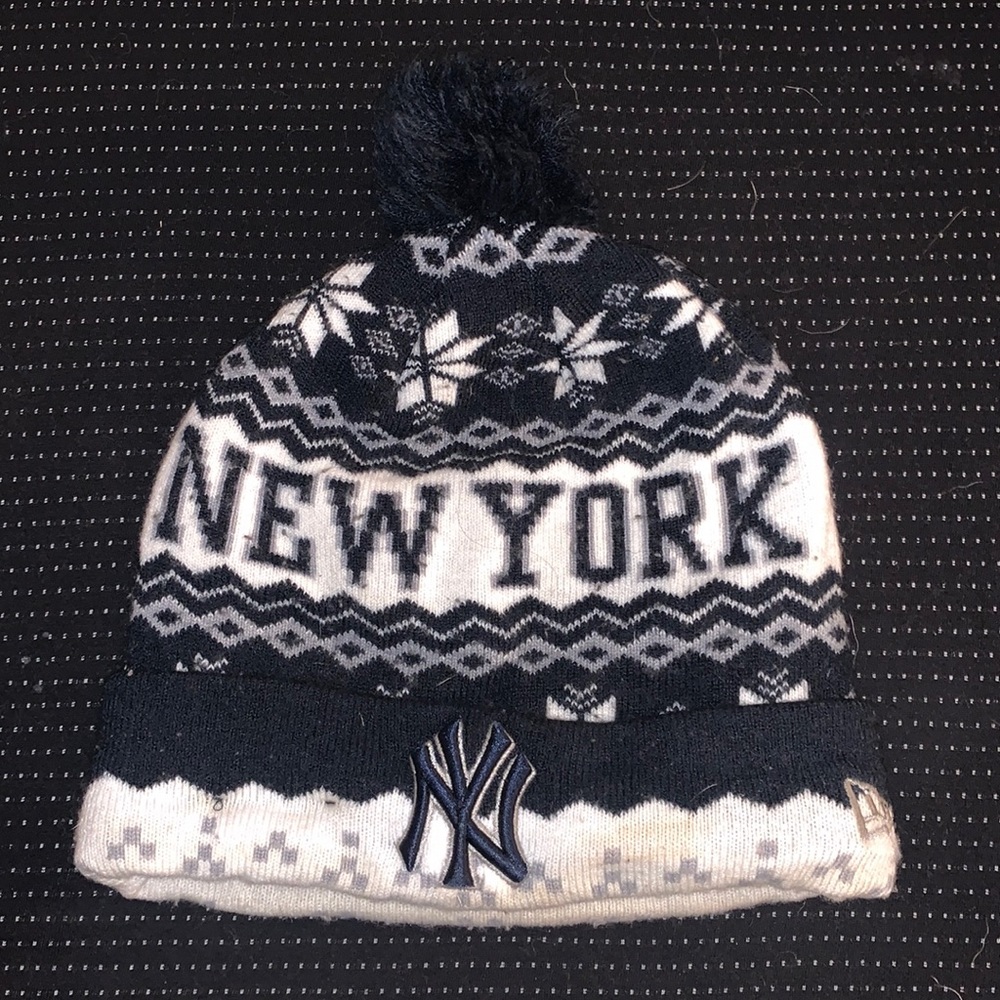 New Era Yankees Pom Beanie